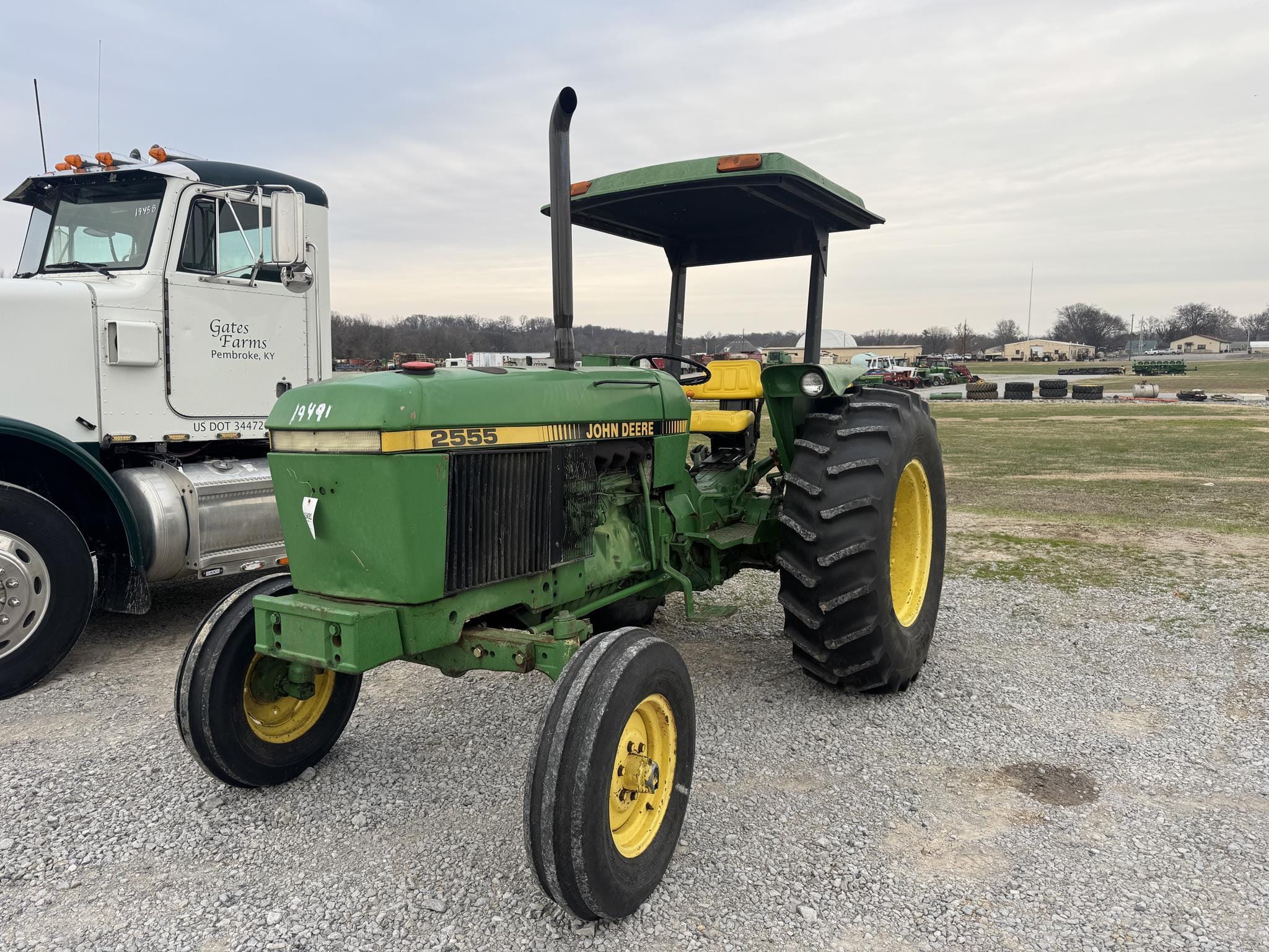 John Deere 2555 Equipment Image0