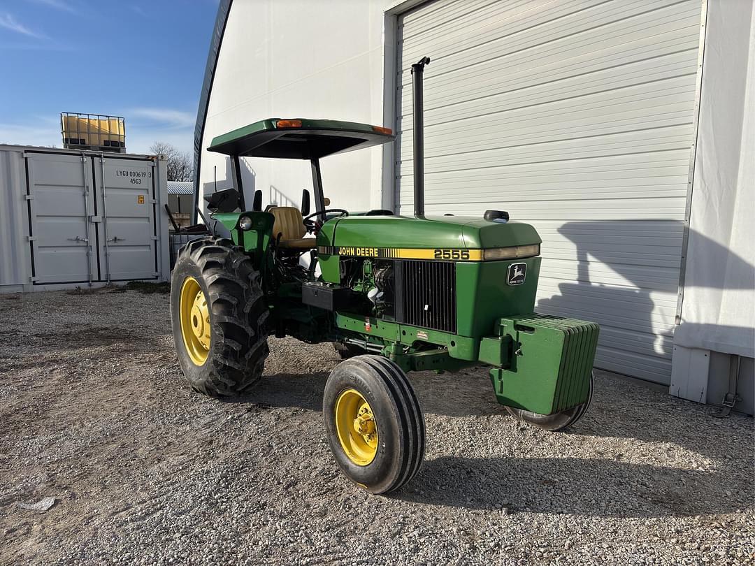 Image of John Deere 2555 Primary image