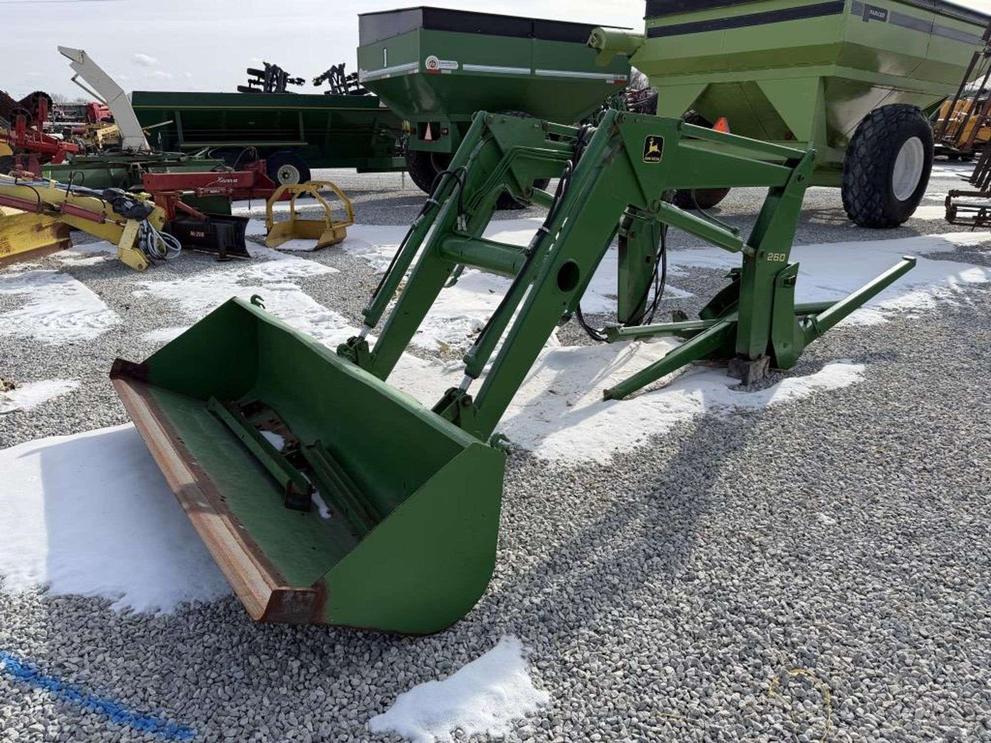 John Deere 260 Equipment Image0