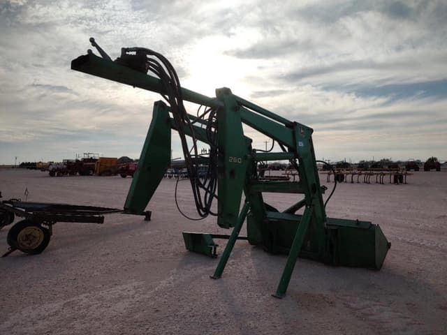 Image of John Deere 260 equipment image 2