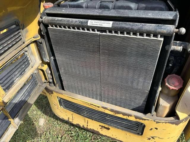 Image of John Deere 260 equipment image 3