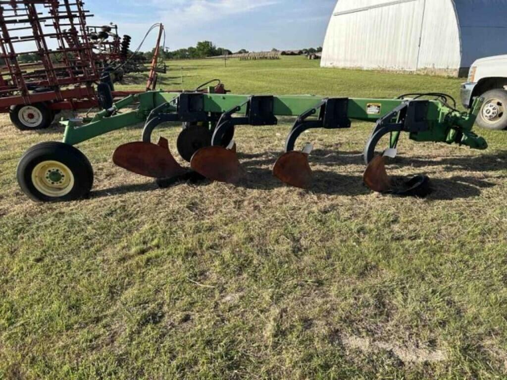 Image of John Deere 2600 Image 1