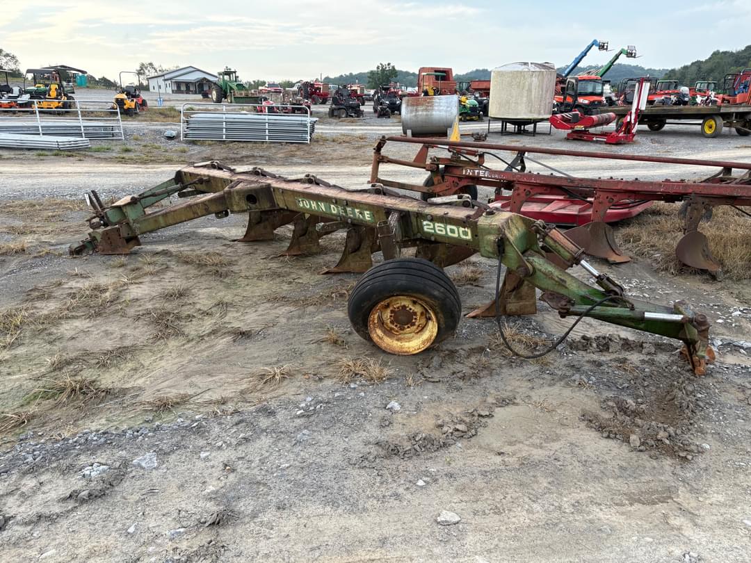 Image of John Deere 2600 Image 1
