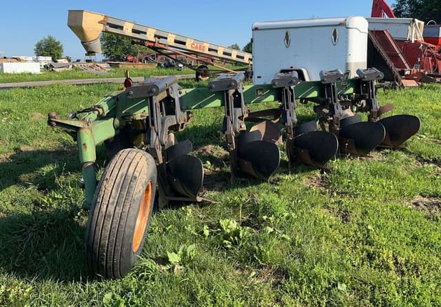 Image of John Deere 2600 equipment image 1