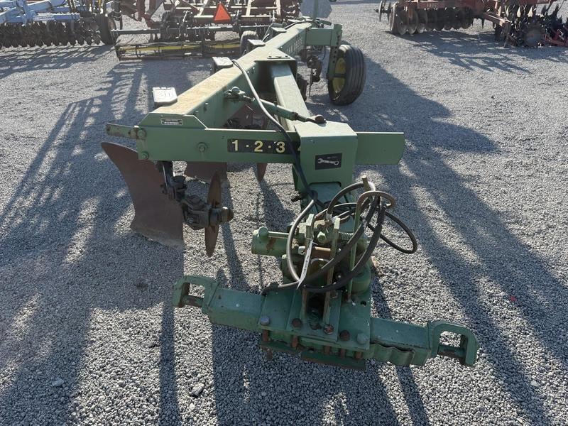 John Deere 2600 Equipment Image0