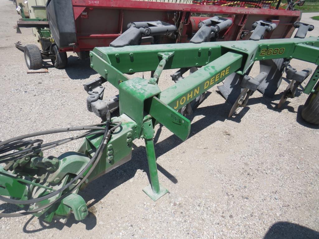 Image of John Deere 2600 Primary image