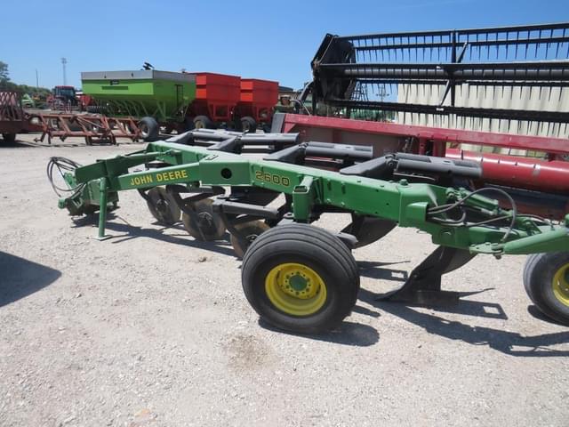 Image of John Deere 2600 equipment image 4