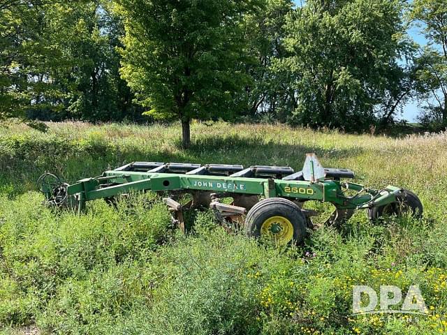 Image of John Deere 2600 equipment image 1