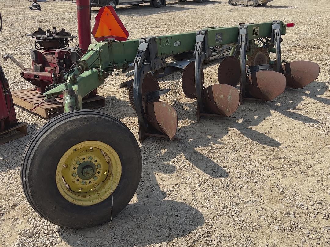 Image of John Deere 2600 Primary image