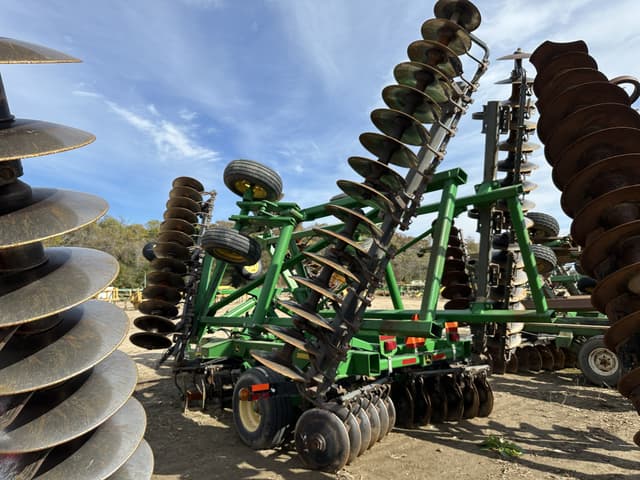 Image of John Deere 2623 equipment image 3