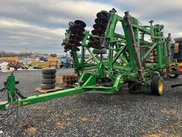 Image of John Deere 2623 equipment image 1