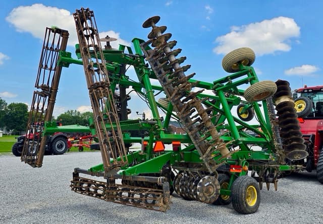 Image of John Deere 2623VT equipment image 3