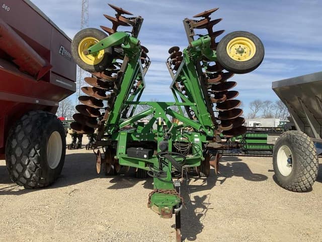 Image of John Deere 2623 equipment image 1