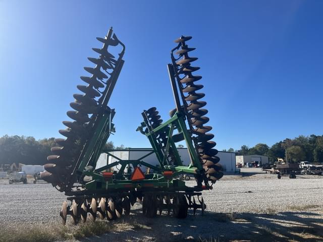 Image of John Deere 2623 equipment image 2