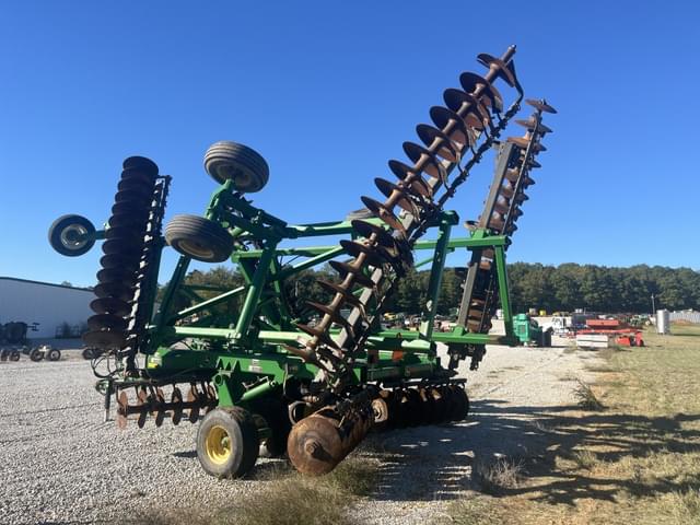 Image of John Deere 2623 equipment image 1