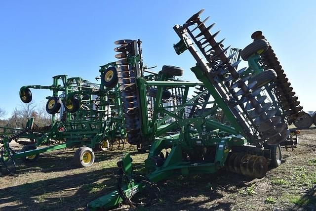 Image of John Deere 2623VT equipment image 1