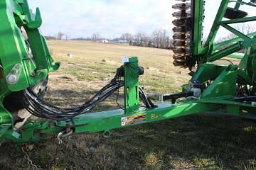 Image of John Deere 2623VT equipment image 1