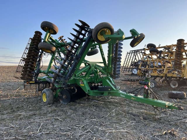 Image of John Deere 2623VT equipment image 4