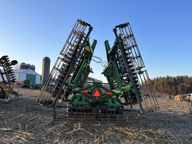 Image of John Deere 2623VT equipment image 2