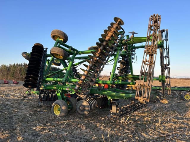 Image of John Deere 2623VT equipment image 1