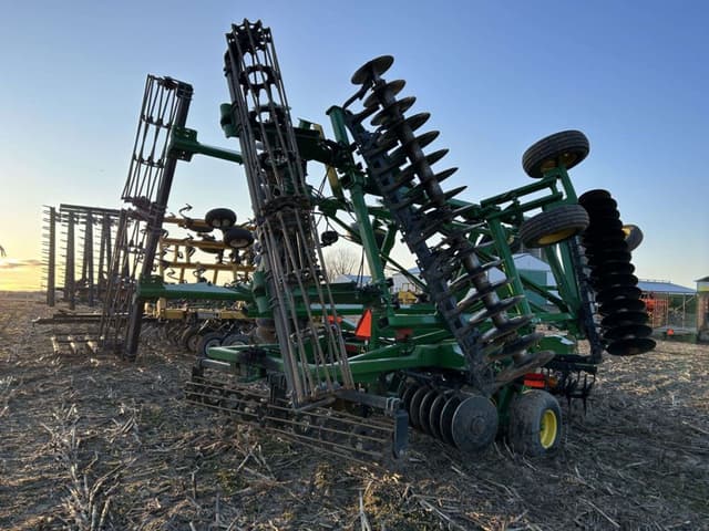 Image of John Deere 2623VT equipment image 3