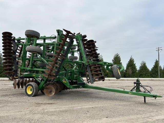 Image of John Deere 2623VT equipment image 1
