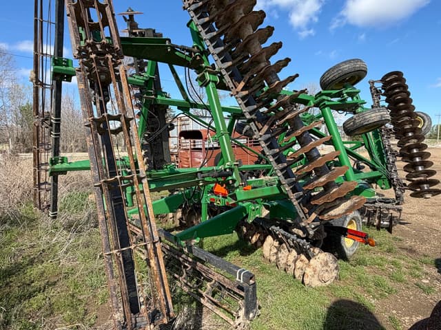 Image of John Deere 2623VT equipment image 3