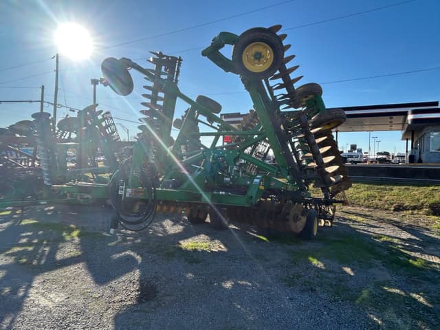 Image of John Deere 2623VT equipment image 1