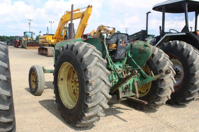 Image of John Deere 2640 equipment image 1