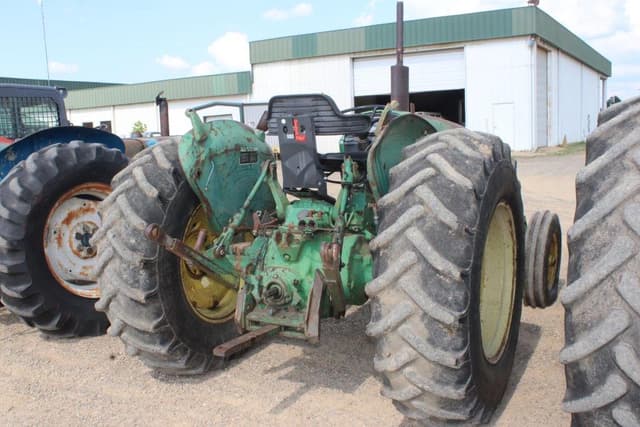 Image of John Deere 2640 equipment image 2