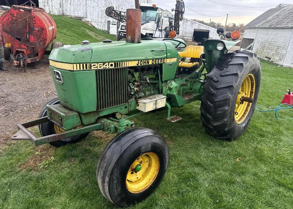 Image of John Deere 2640 Primary image
