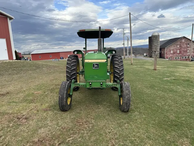 Image of John Deere 2640 equipment image 2