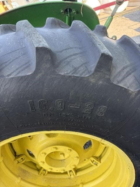 Image of John Deere 2640 equipment image 3