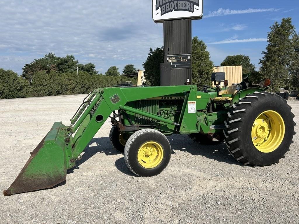 John Deere 2640 Equipment Image0
