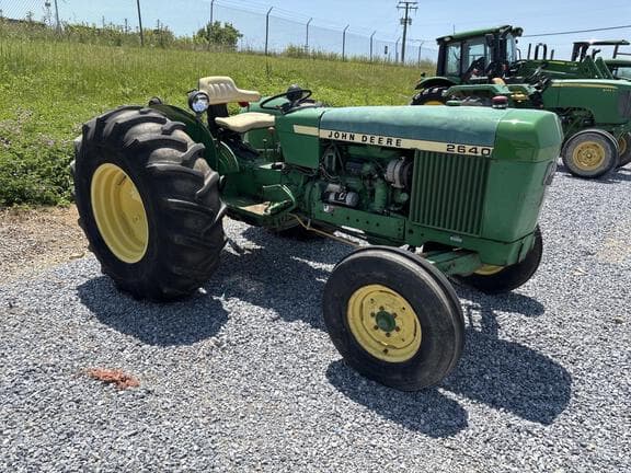 Image of John Deere 2640 equipment image 1