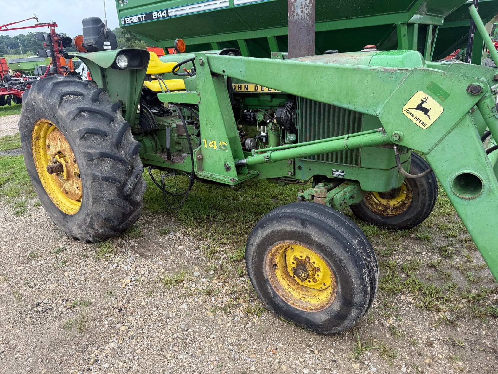 John Deere 2640 Equipment Image0