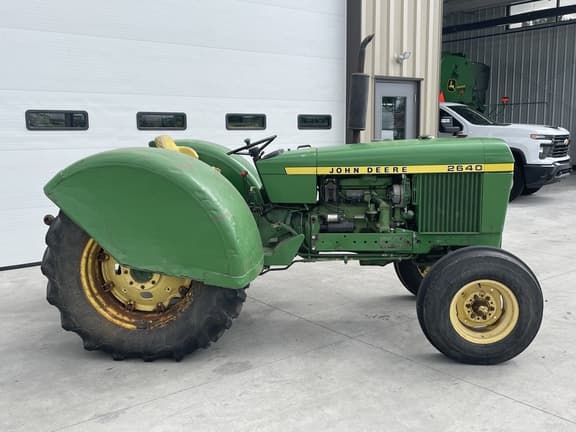 Image of John Deere 2640 equipment image 1