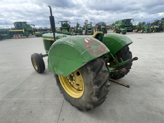 Image of John Deere 2640 equipment image 4