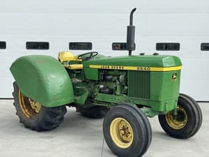John Deere 2640 Image