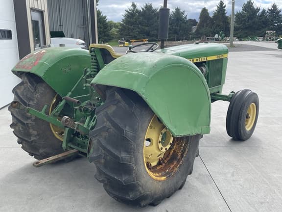 Image of John Deere 2640 equipment image 2