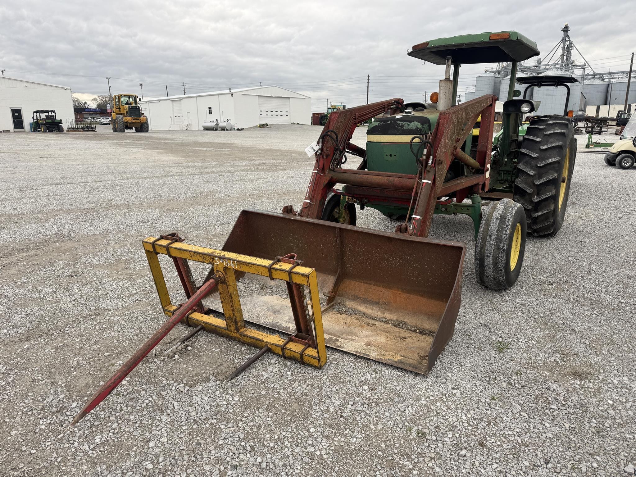 John Deere 2640 Equipment Image0