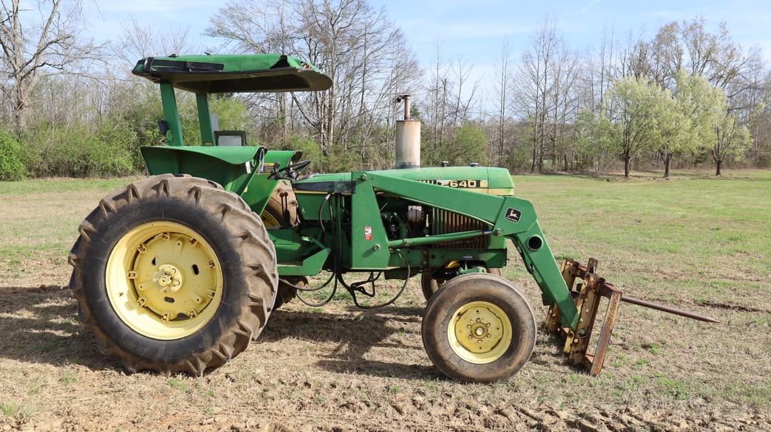 Image of John Deere 2640 Primary image