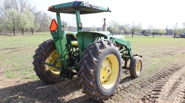 Image of John Deere 2640 equipment image 1