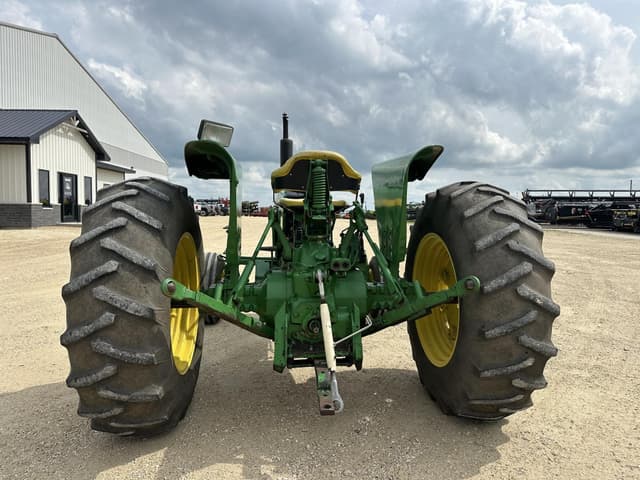 Image of John Deere 2640 equipment image 4