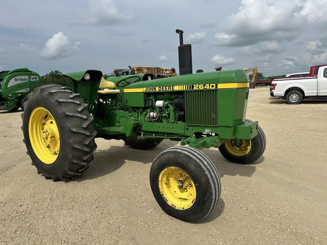 Image of John Deere 2640 Primary image