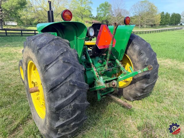Image of John Deere 2640 equipment image 3