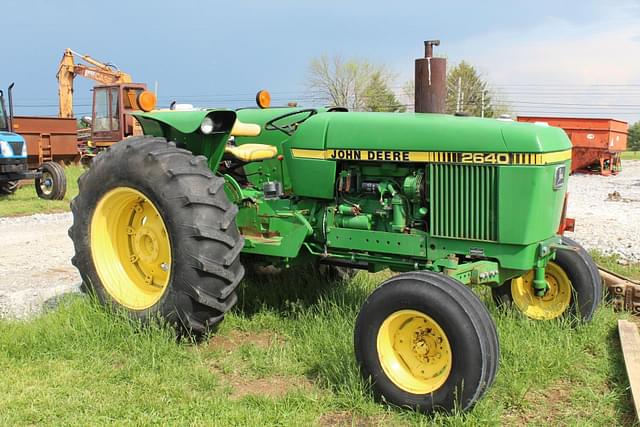 Image of John Deere 2640 equipment image 3