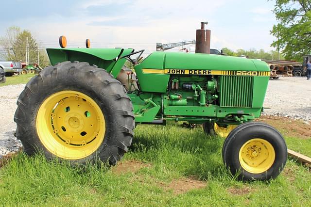 Image of John Deere 2640 equipment image 4