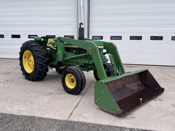 John Deere 2640 Equipment Image0