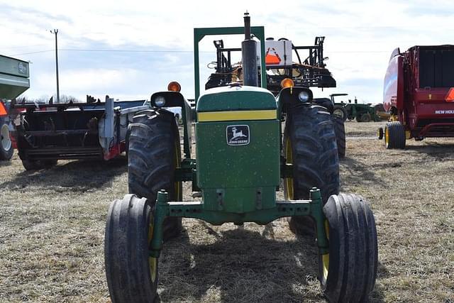 Image of John Deere 2640 equipment image 1